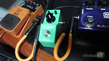 MXR Sub Machine Fuzz Octave pedal sounding crazy on bass reamp - Short studio video