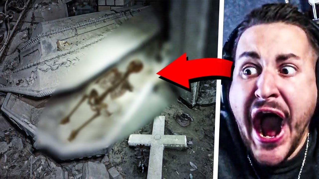 ER schläft BEI DEN TOTEN! 💀 Solo OVERNIGHT im MAUSOLEUM!