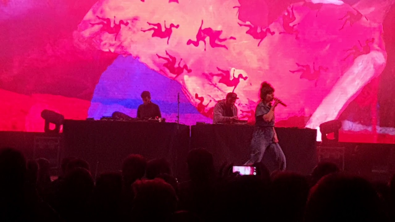 Stand High Patrol & Marina P - Rosetta (1/8) Live Seine Musicale Paris 20190407 001925 HD