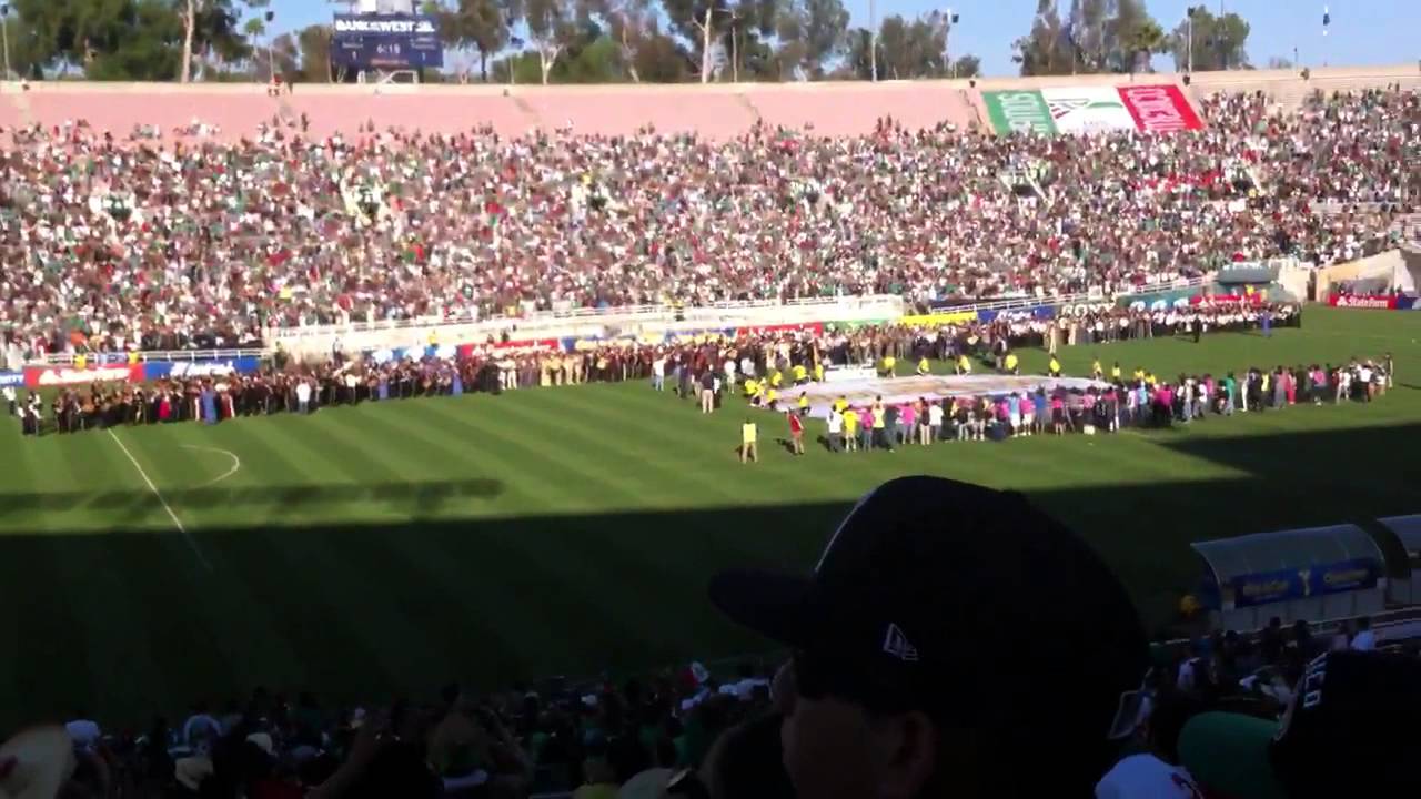 largest-mariachi-serenade-at-the-rose-bowl-youtube