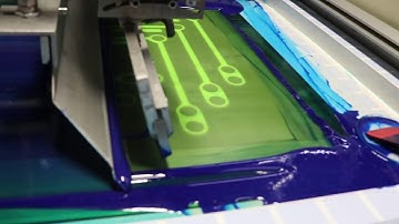 Application of conductive ink to screen - MVI 0939