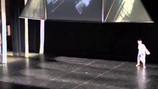Trisha Brown   90 seconds Set and Reset