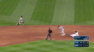CLE@SEA: Lindor makes a diving stop to end the 5th