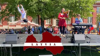 “Zibsnī Zvaigznes Aiz Daugavas” USA performance by Martin and Miriam