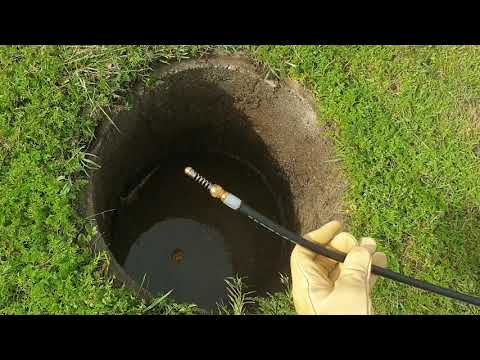 Vidéo: Le meilleur outil pour nettoyer les canalisations d'égout : avis