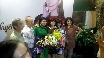 Nghệ sĩ Ngọc Huyền hạnh phúc trong tình yêu thương của fans Việt