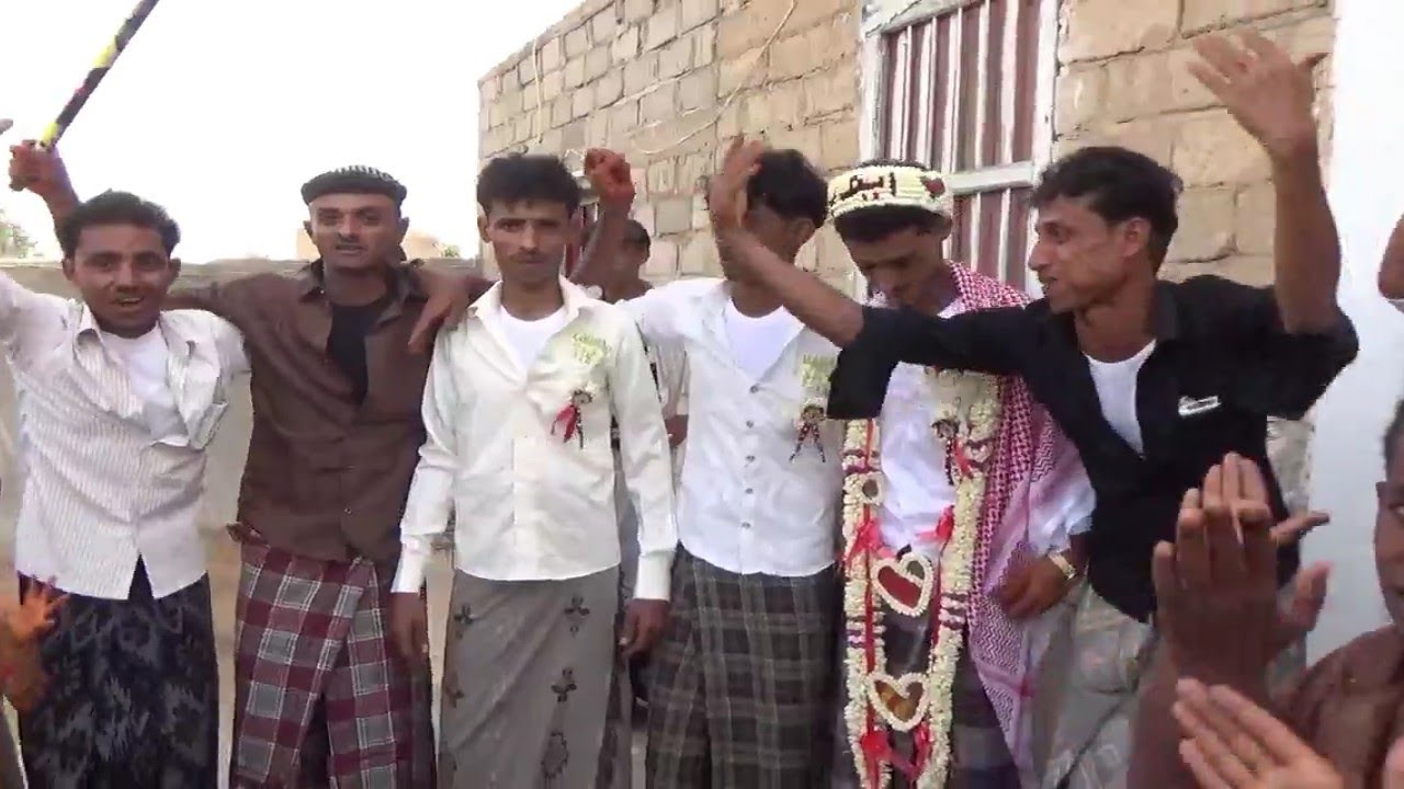 عادات وتقاليد الزواج في القناوص في دير المفصل في زواج الشاب ايوب علي دجاج