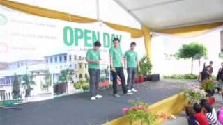 IranProud Band(school openday)