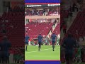 أبطال إفريقيا يدخلون إلــى الملعب وسط تشجيع كبير ⚽🥳👊