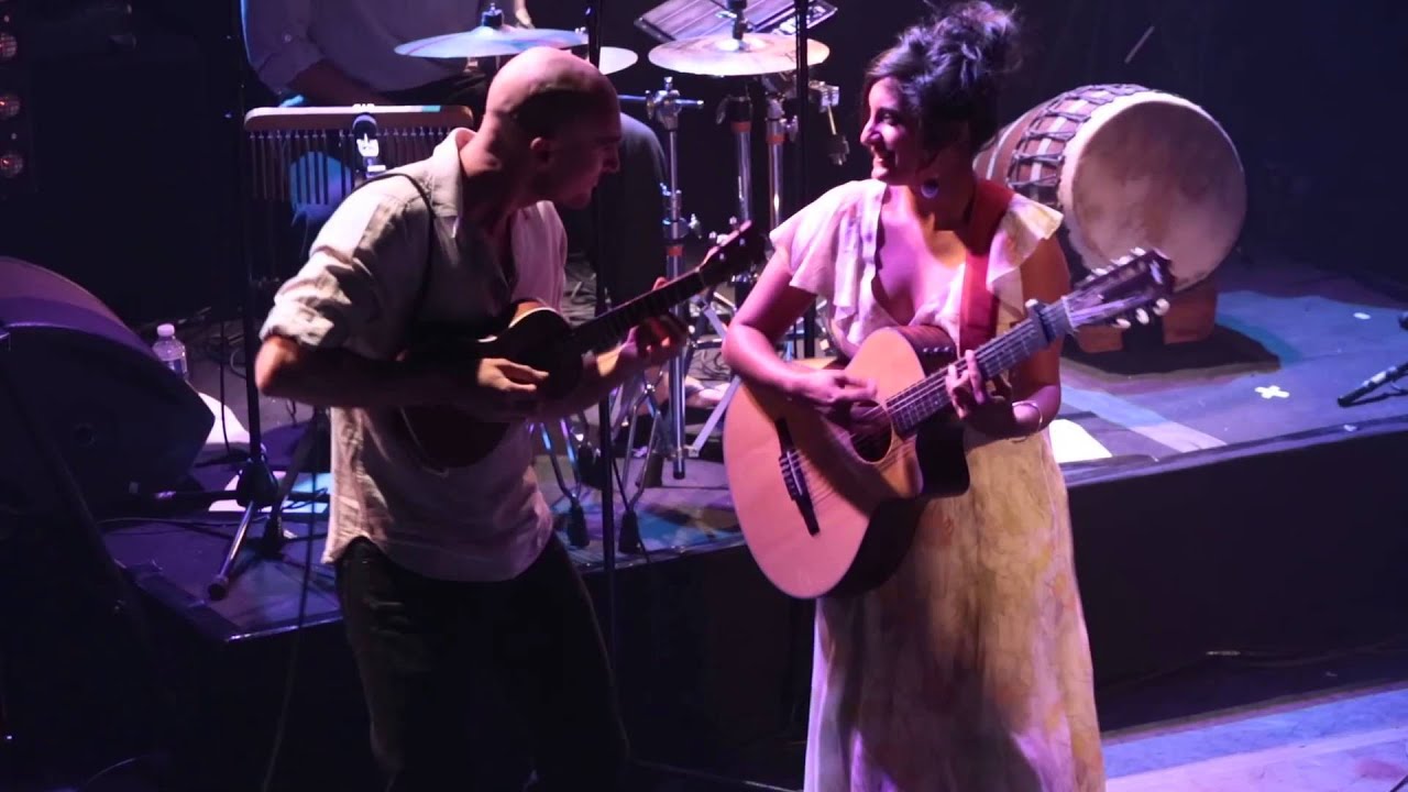 Maya Kamaty, le clip d'Ecris-Mo​i pour la sortie de son album Santié Papang  • Le Suricate Magazine