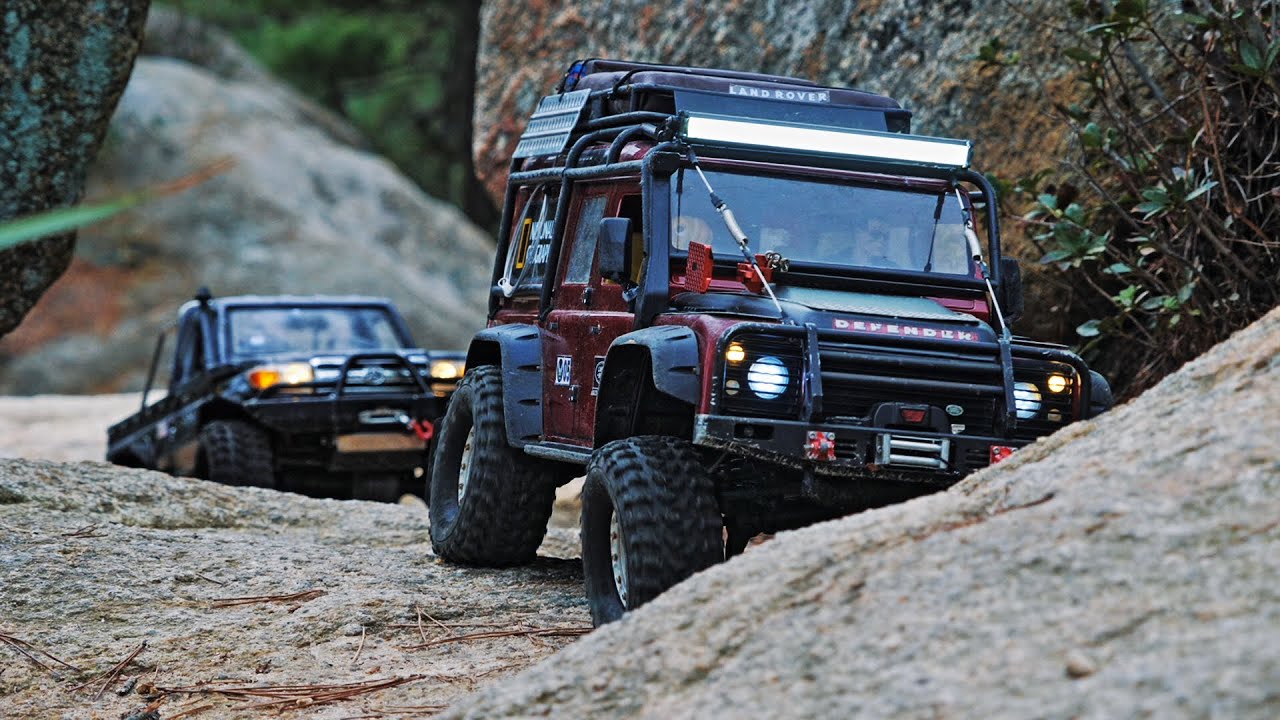 TRX4 LC70 vs TRX4 DEFENDER D110 ROCK CLIMBING - YouTube