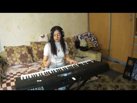 "Вернисаж" на синтезаторе.