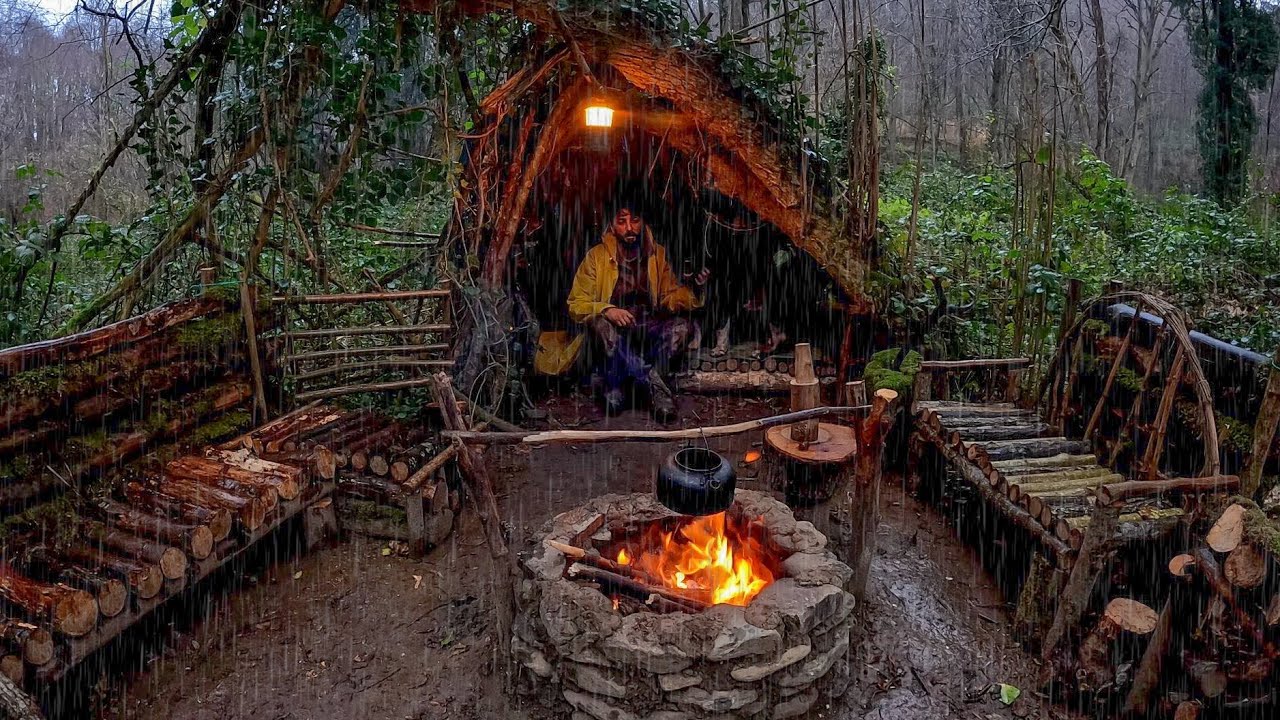 Aufbau einer Überlebensunterkunft in einem verlassenen Wald - Lagernahrung aus natürlichen Kräutern