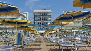 Jesolo am Strand Italien Meer Urlaub Wellen