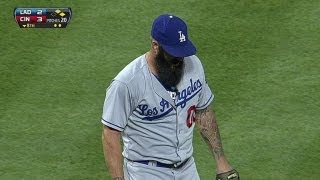 LAD@CIN: Wilson snares liner to double off Hamilton