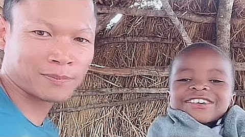 BÁC LINH PHILIP VỘI VÃ CỞI ÁO KHOÁT CHO LÔI CON VÌ GIÓ TO BẤT NGỜ VÀ SỢ LÔI CON LẠI CẢM SỐT TRỞ LẠI