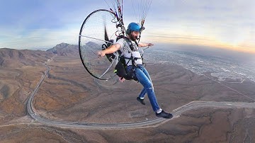 Landing a Paramotor: 360º VR Video