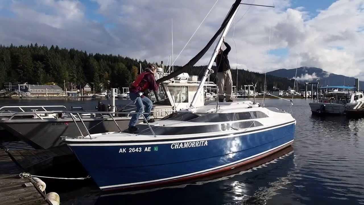 MacGregor 26M Sailboat - Lowering the Mast - YouTube