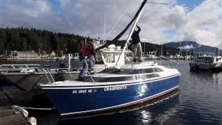 MacGregor 26M Sailboat - Lowering the Mast
