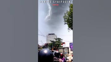 PENAMPAKAN NAGA MENGHEMBUSKAN ANGIN TORNADO #shortsvideo