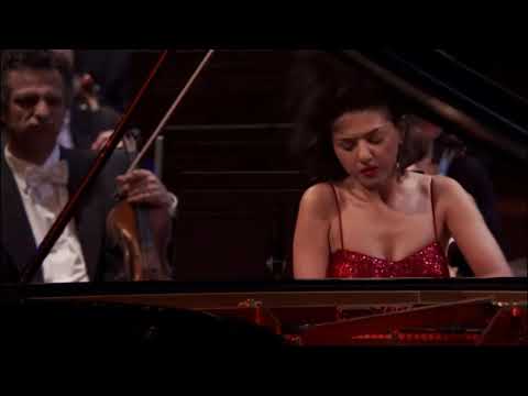 Khatia Buniatishvili - Prokofiev - Piano Sonata No 7, Precipitato