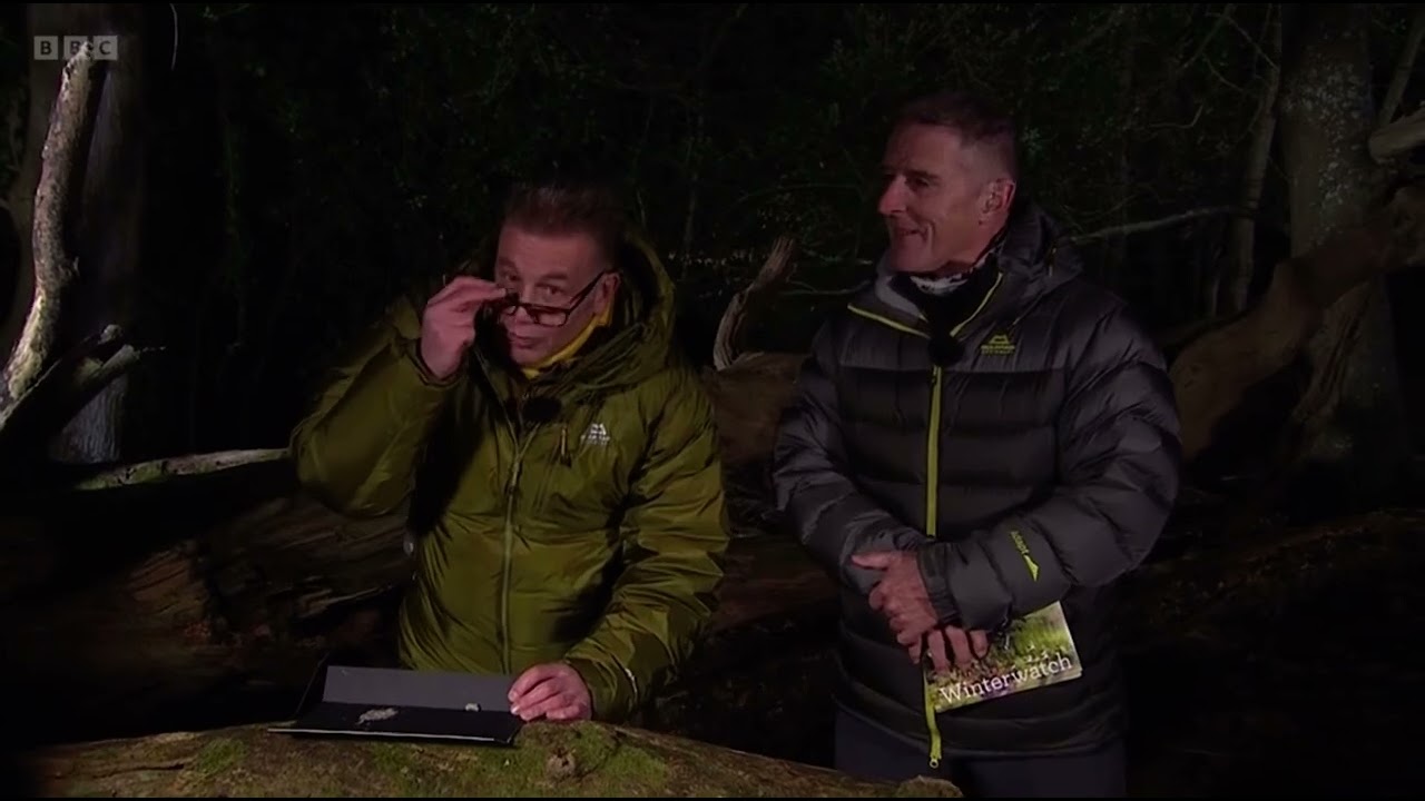 Iolo Williams and Chris Packham examine a Kingfisher pellet and the birds' diet | Winterwatch 2024