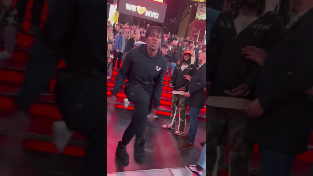 Party with us 🎉🌃