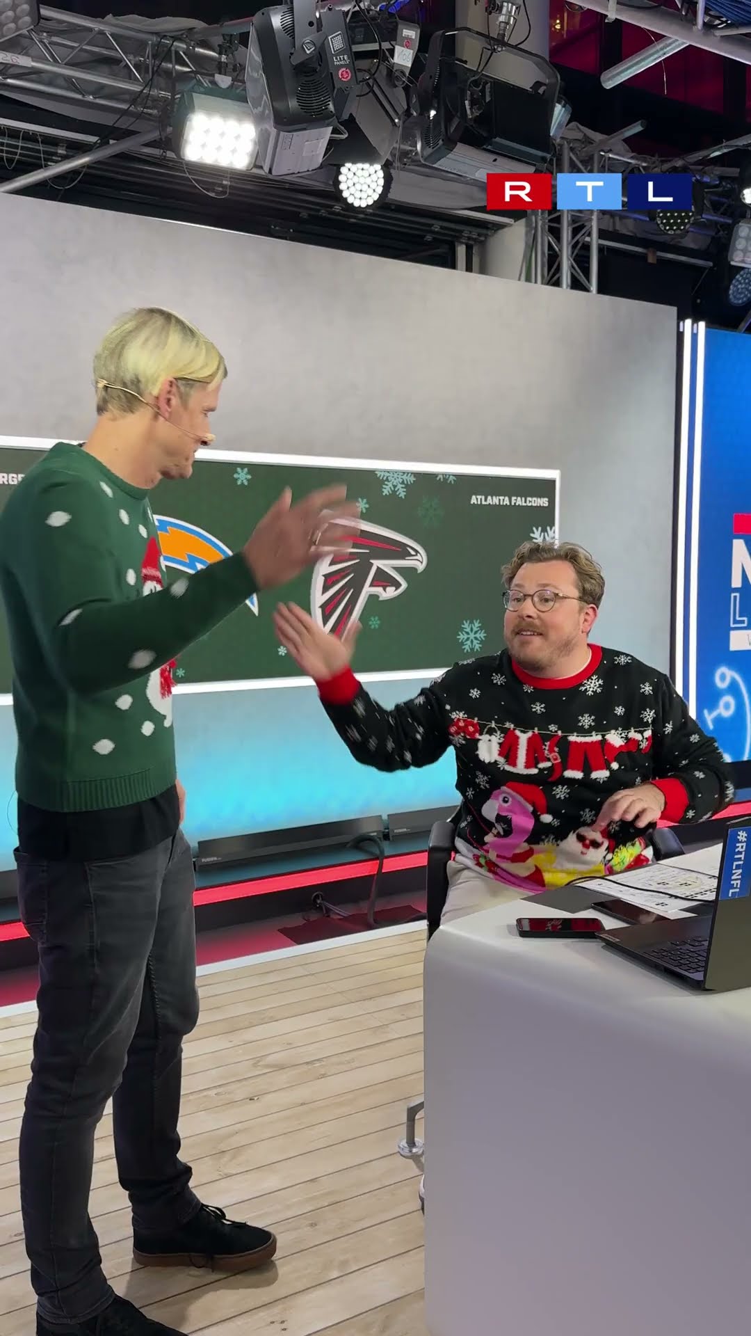 Ittsssss Timmeeeee! ???Die NFL jetzt Live bei RTL und auf RTL+ #rtlnfl #uglysweaters #co