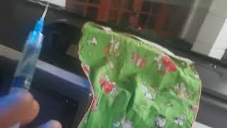 How to remove E-Toll tags attached to windscreen by using hard adhesive gums.