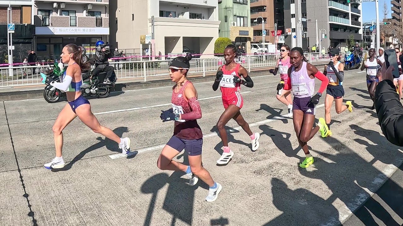 名古屋ウィメンズマラソン2026 5km過ぎ給水所定点カメラ 先頭からほぼ