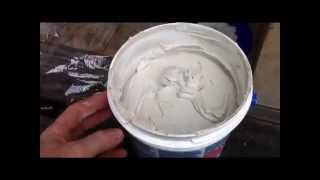 Keep paint or joint compound from drying out