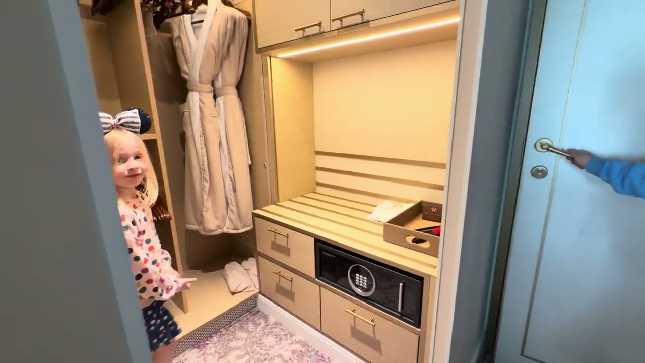 Disney Treasure 10166 Rajah Royal Suite #disneycruise #disneytreasure