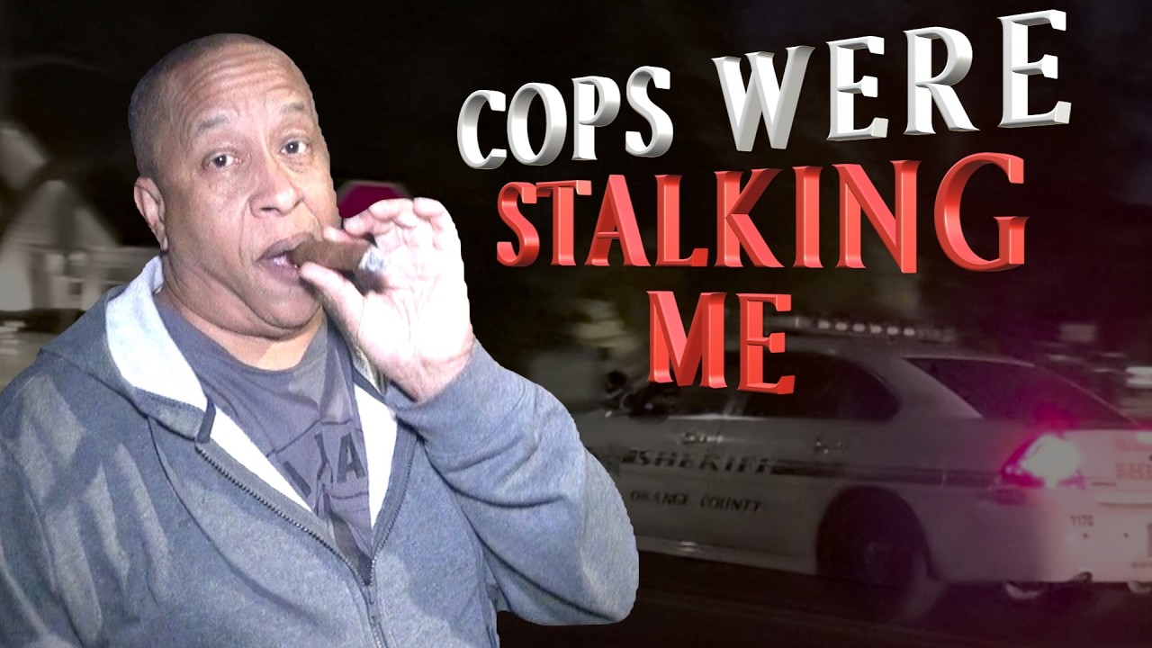 Полицейские думают, что мне нужна помощь, потому что я стою рядом с дорогой.