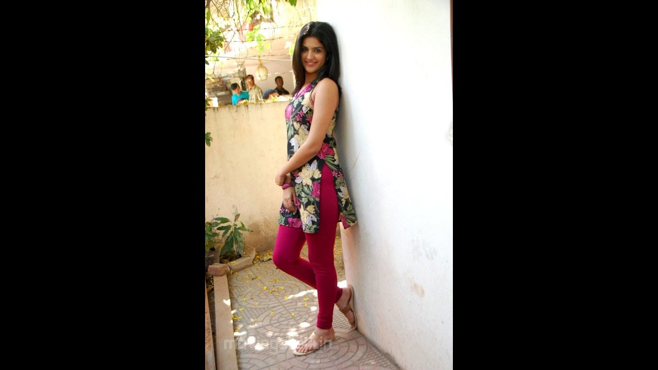 pics Deeksha seth sexy pics Deeksha seth sexy