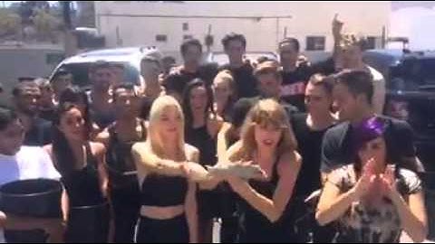 Taylor Swift Ice bucket challenge