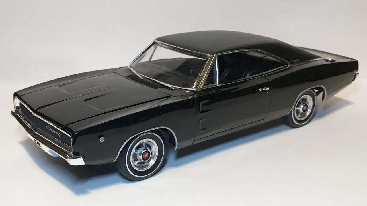 Bullitt - Revell (2001) - The Assassin's '68 Dodge Charger (1