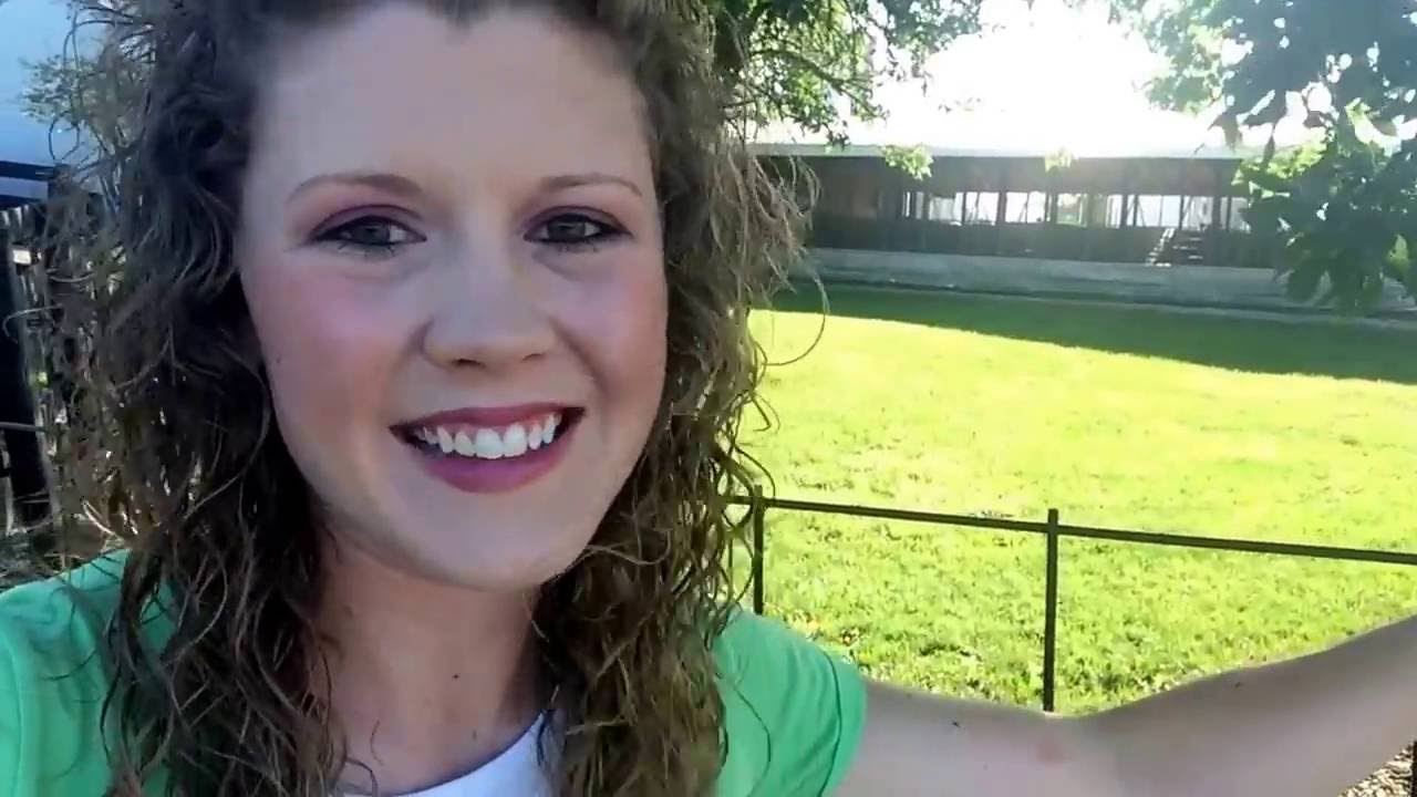 Lauren Schwab, Farm Girl With Curls, USFRA Face of Farming Contest 2016