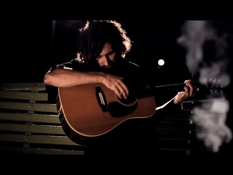 Gareth Liddiard - 'Did She Scare All Of Your Friends Away' live in an alley before a gig in 2011