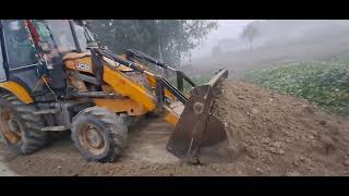 Skillful JCB Backhoe Operator-JCB Backhoe-Leveling Ground\Road