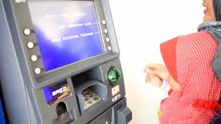 Belajar Menarik Uang Di Atm Bersama Mamah