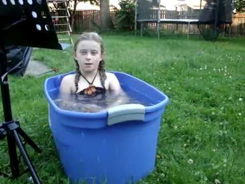 Little Girl Singing In The Tub