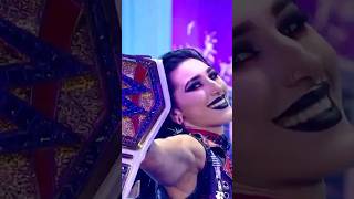 MAMI’S HEREEEE! 😈🏆 #WWEClash