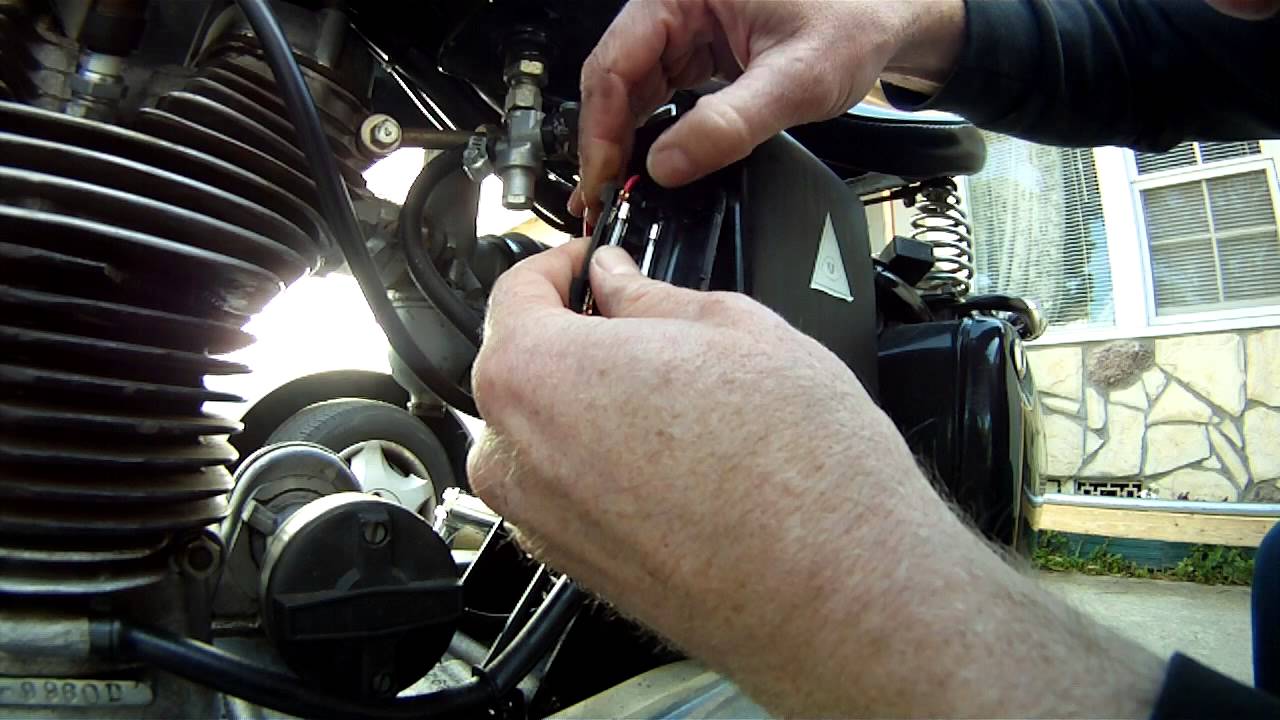 How To Replace A Fuse On A Royal Enfield Bullet 500 ... honda car fuse box 