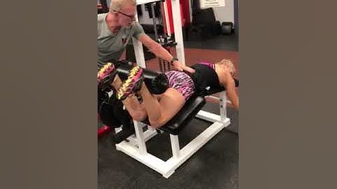 Hamstring/Glute training using lying leg curl machine by Ageless Muscle
