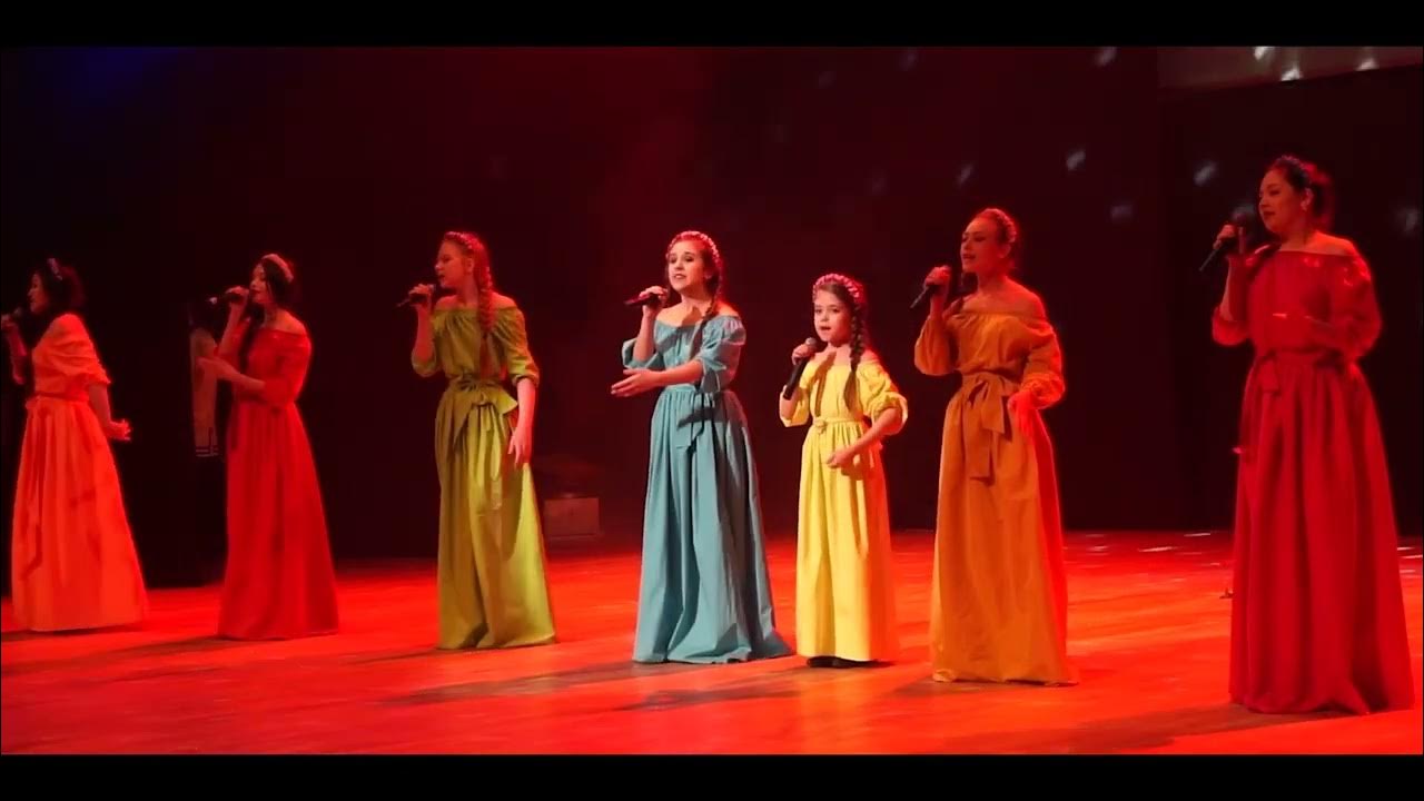 Ансамбль гармония г улан удэ. Елена гришкова ансамбль березка. Ансамбль матушка. Саракташский хор матушка россия. Ансамбль сорока костюмы.