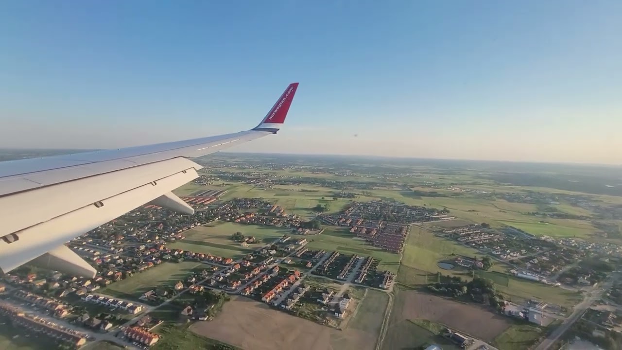 Landing in Gdańsk Airport (GDA) by Norwegian Airlines