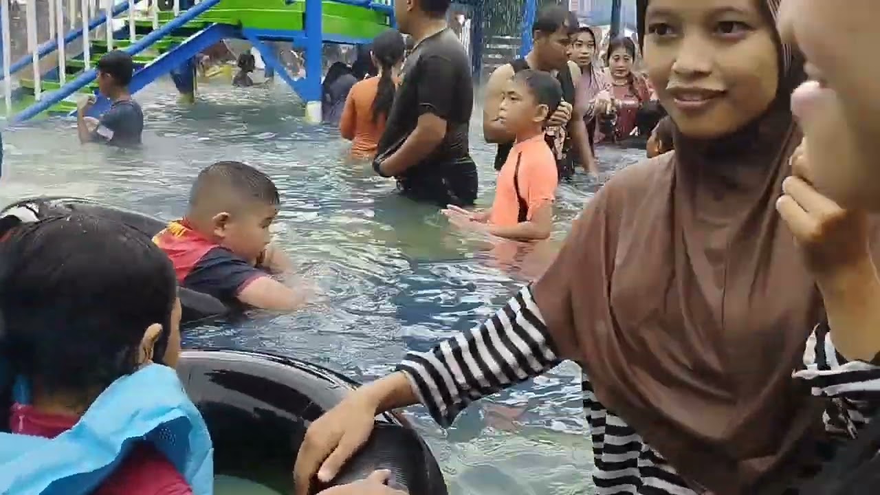 Keseruan Qisya Berenang di darajat pass