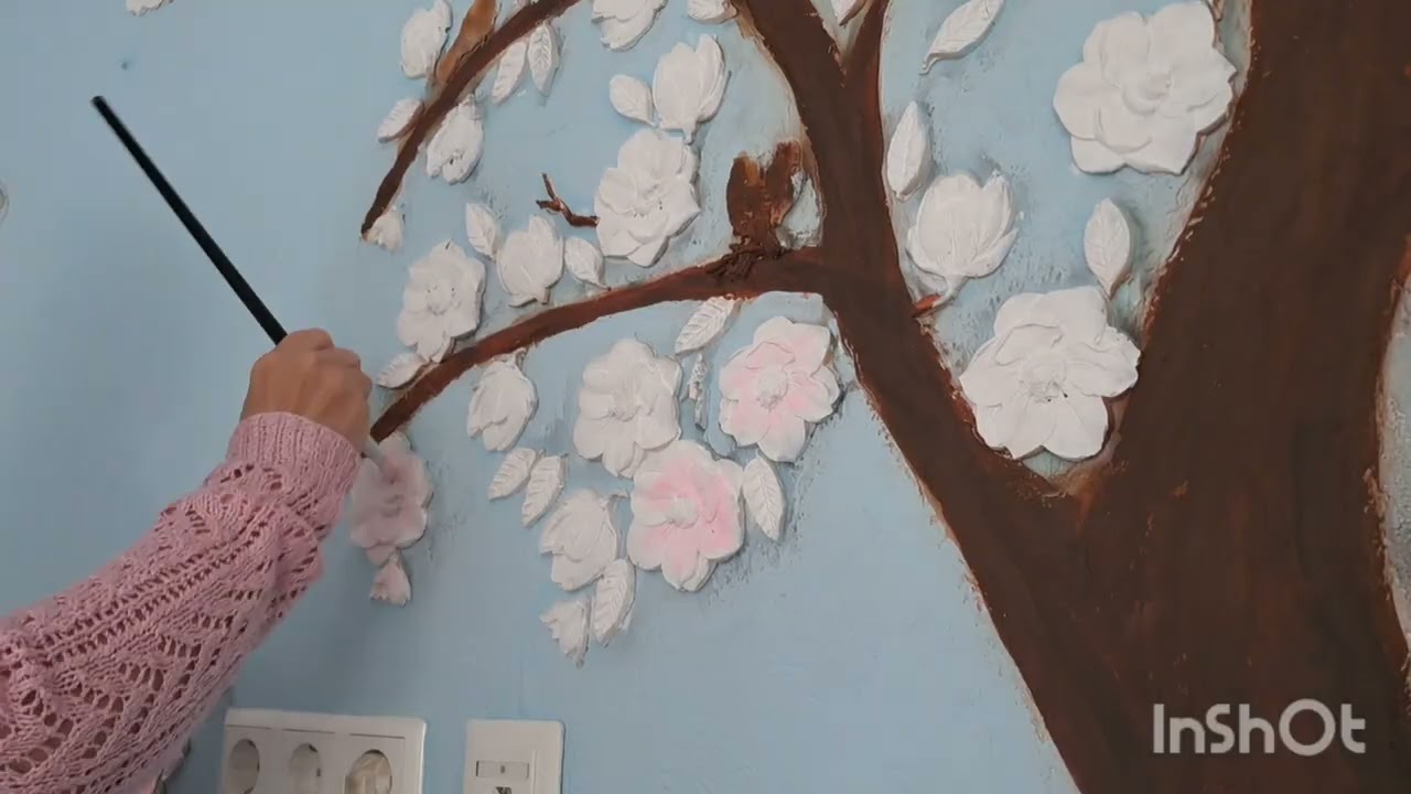 Как осенью зацвела магнолия