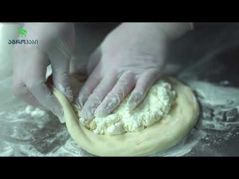 ხაჭაპური იმერული ყველითა და სულგუნით