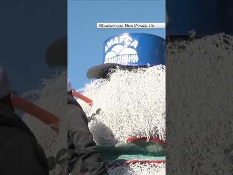 Us: tumbleweed snowman ushers in the christmas season in albuquerque, new mexico